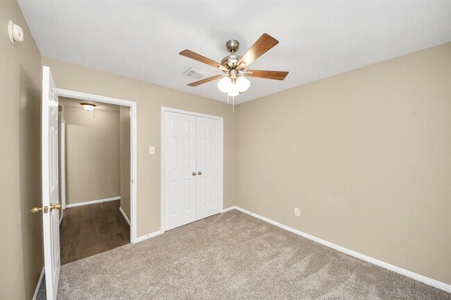 Building Photo - 1603 Martin Lake Dr