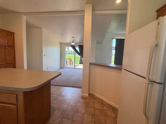 Building Photo - Charming Country property - 2 Bed/ 2 Bath with office- Home with Scenic Views and Land