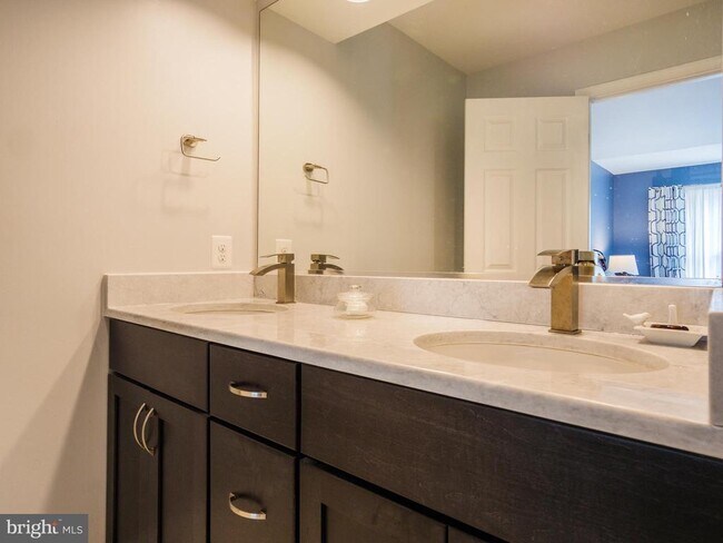 Building Photo - 9419 Steeple Ct