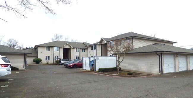 Building Photo - Rent Special: 1/2 Off April's Rent!! 2 Bedroom 1 Bath Unit NE Salem!