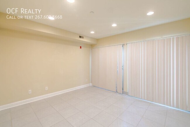 Building Photo - 1242 S 17th St