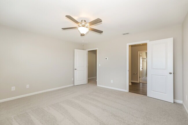 Building Photo - 613 Knightsbridge Ln