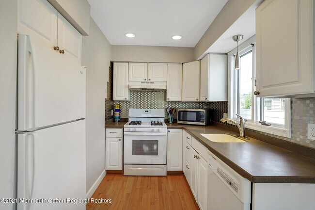 Building Photo - 231 Sumner Ave