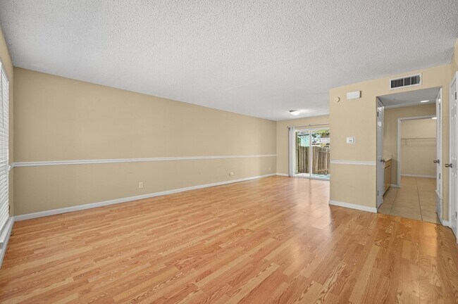 Building Photo - 807 Castle Ridge Rd