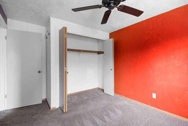 Building Photo - 850 Shenandoah Dr