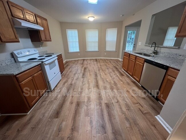 Building Photo - 95 Creek Way