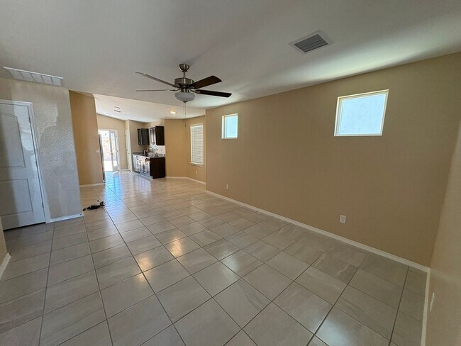 Building Photo - EASTSIDE HOME FOR RENT