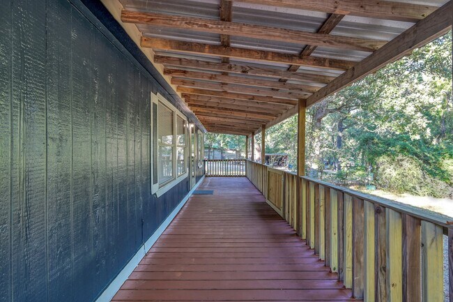 Building Photo - 14287 Forest Cir