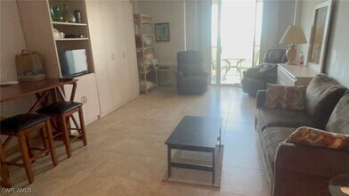 Building Photo - 3 Bluebill Ave