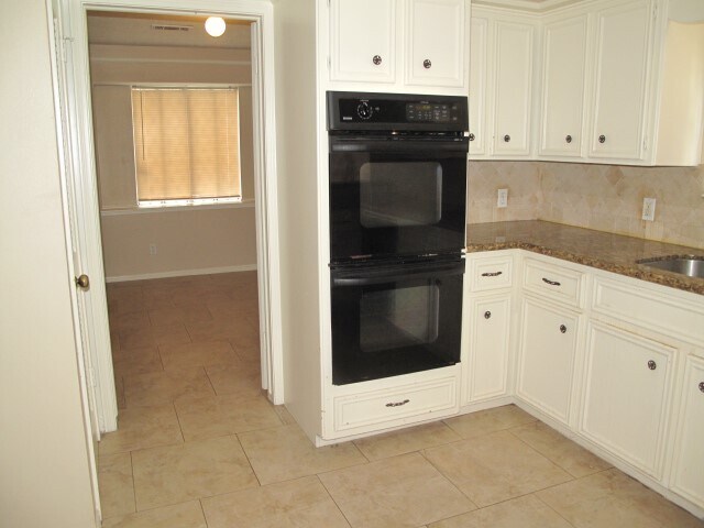 Building Photo - 702 Oder Ln