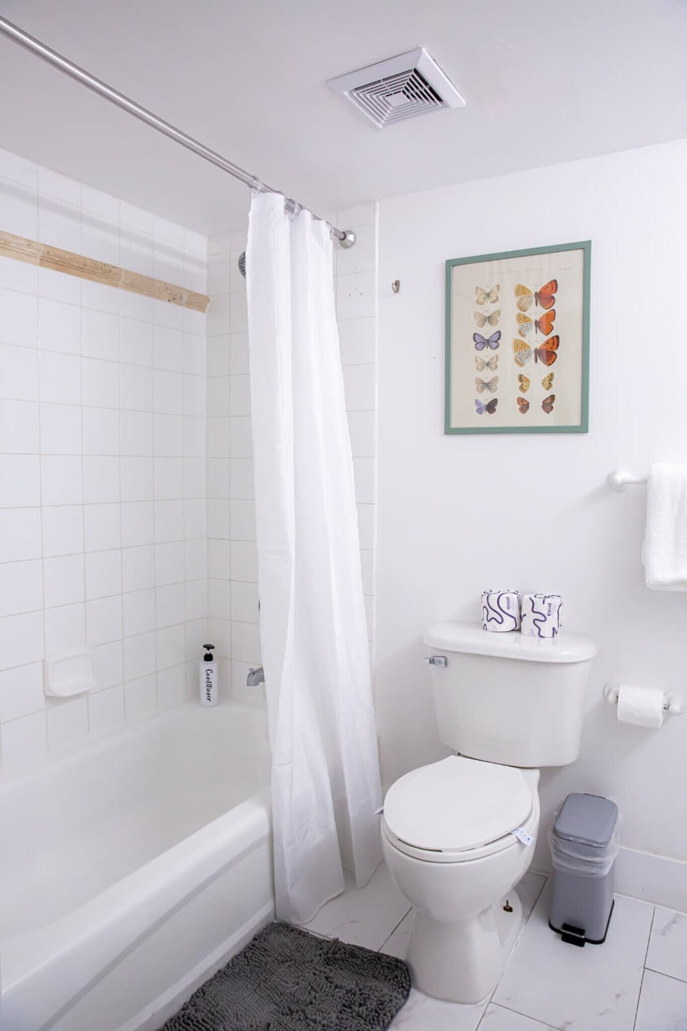 Building Photo - 1 SE 12th St