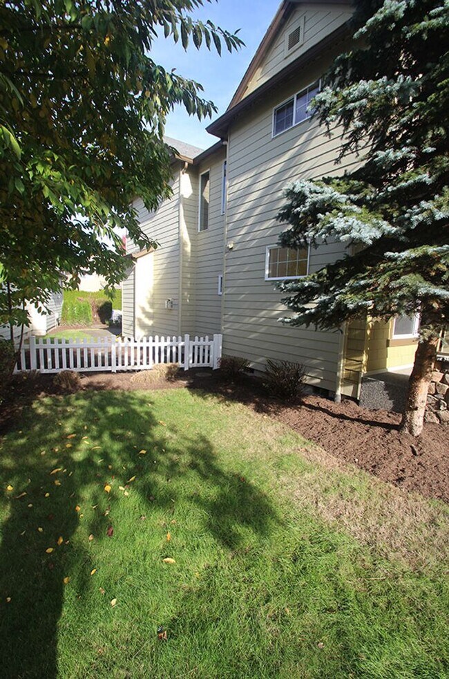 Building Photo - 19208 NE 66th Way