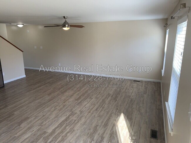 Building Photo - 554 Parkgate Dr