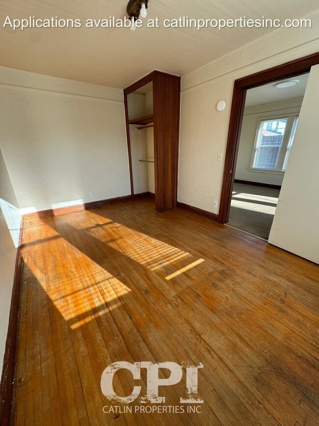 Building Photo - MOVE IN SPECIAL- $99 FIRST MONTH RENT!