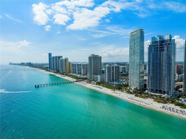 Building Photo - 17001 Collins Ave