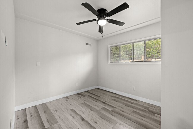 Building Photo - 5528-5530 Dorothy Drive