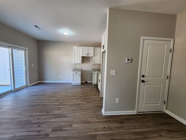 Building Photo - Lillie B Townhomes