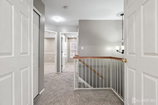 Building Photo - 1707 Ridgeview Ct