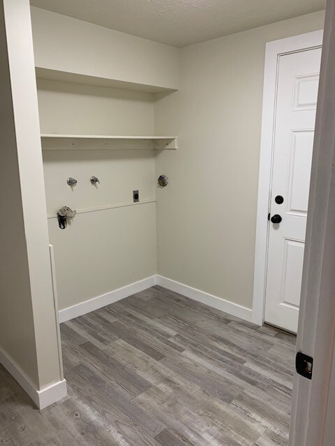 Laundry Hookups - 1175 W 5100 S