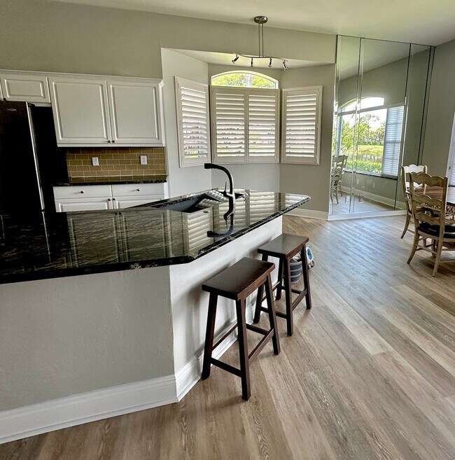 Building Photo - 9141 Las Maderas Dr