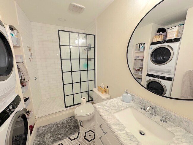 Building Photo - 321 Abercorn St