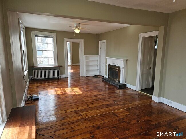 Building Photo - 19 Howard Ave