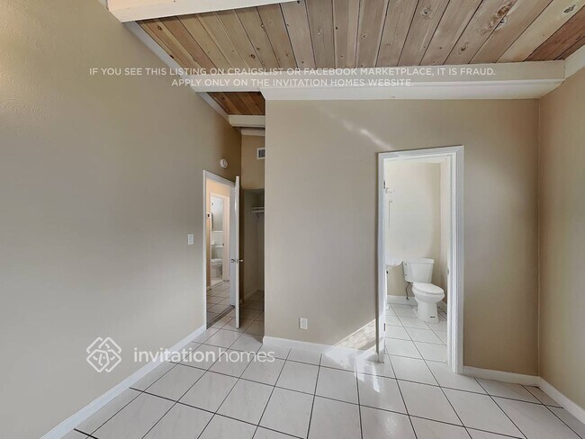 Building Photo - 1275 SW 28th Rd