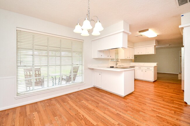 Building Photo - 7719 Lacy Hill Dr