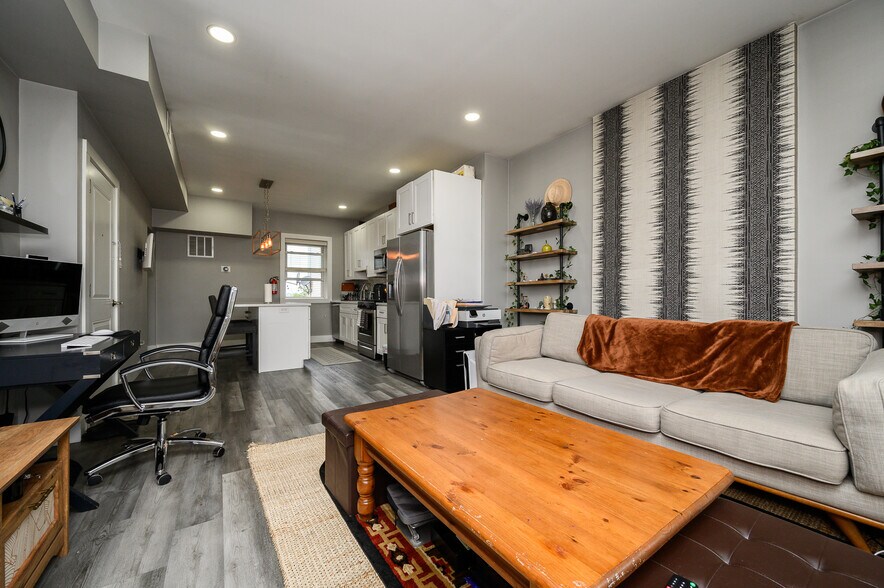 Building Photo - 569 Liberty Ave