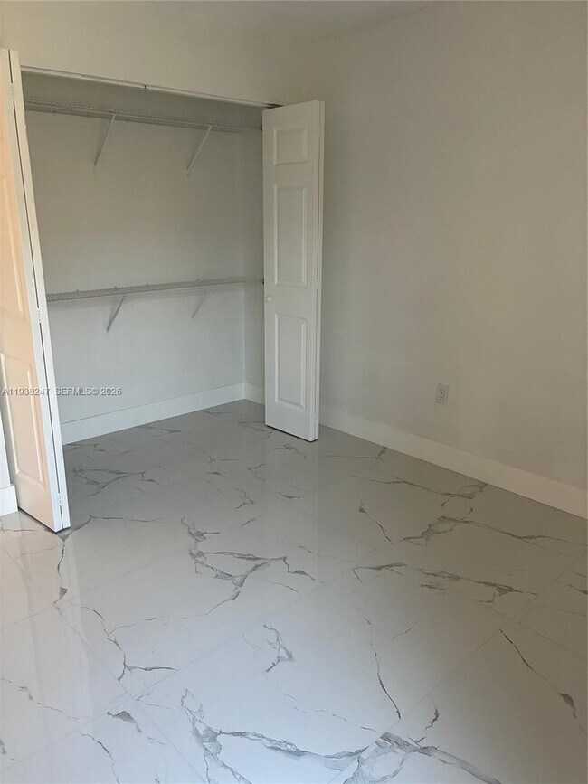 Building Photo - 9040 SW 125th Ave