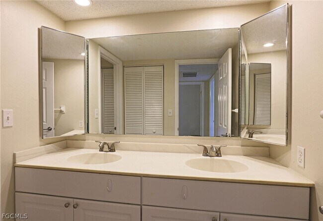 Building Photo - 12353 Woodrose Ct