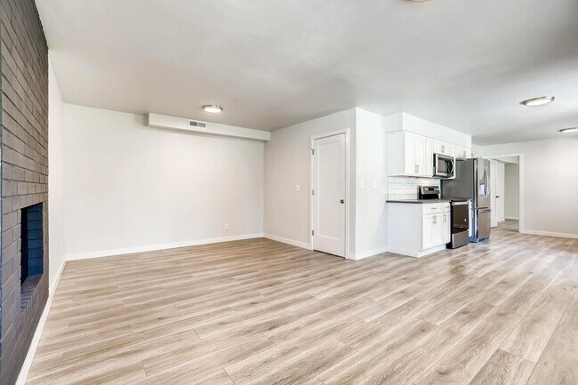 Building Photo - 4721 43rd Ave S