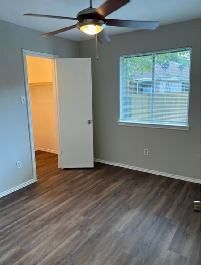 Building Photo - PRELEASING FOR FEBRUARY! 4 Bedroom near Tesla!