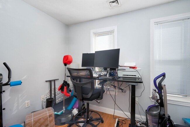 Building Photo - 90 Safford St