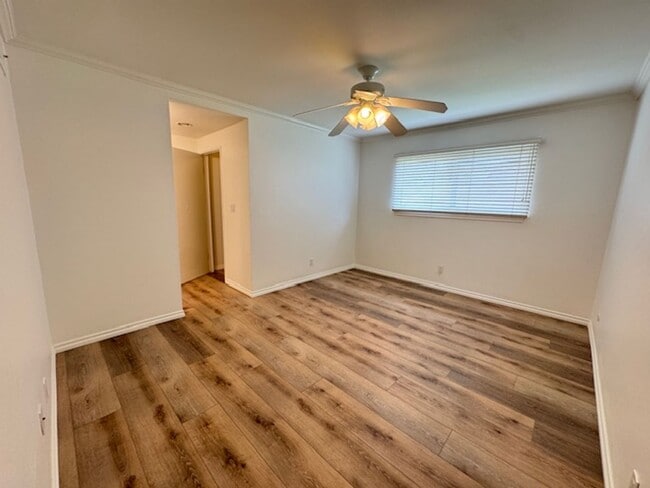 Building Photo - One story home in Simi Valley