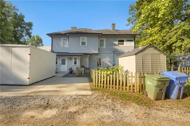 Building Photo - 514 W Ontario Ave SW