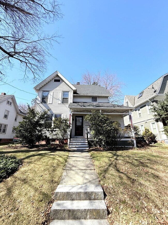 Building Photo - Tranquility on Oxford