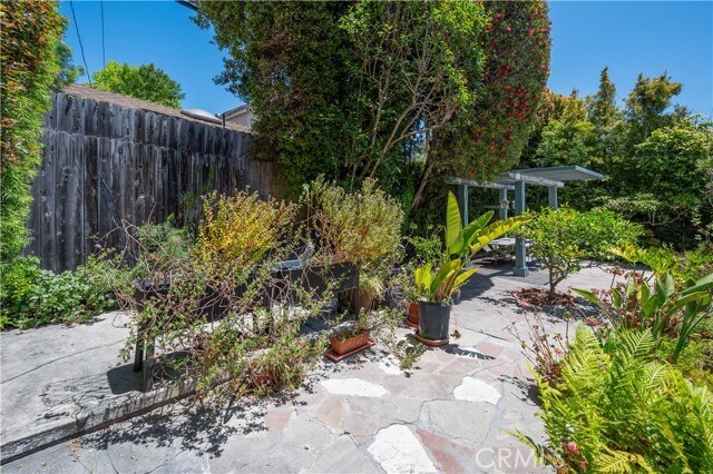 Building Photo - 10357 Bannockburn Dr