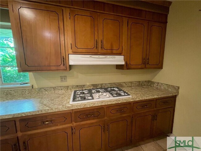 Building Photo - 5525 W Waters Dr