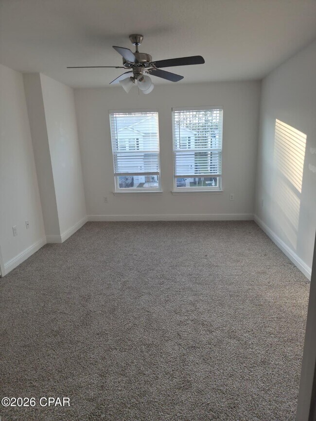 Building Photo - 460 Melrose Wy