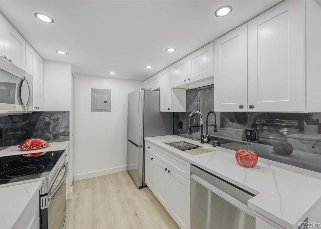 Building Photo - 4400 S Quebec St