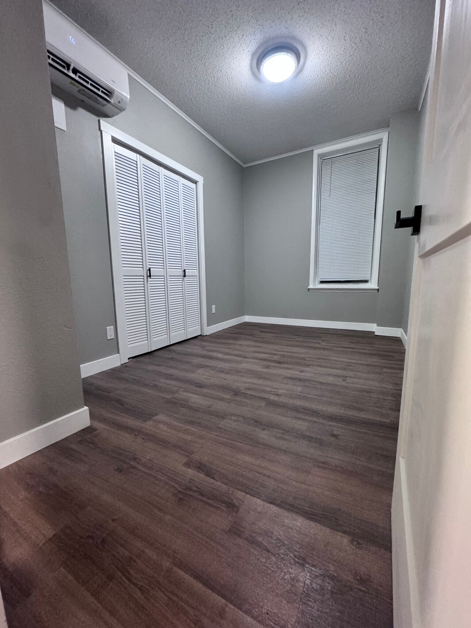 Building Photo - 2123 Central Ave