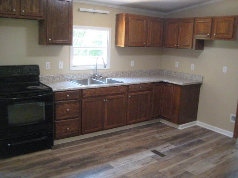 Building Photo - 123 Danridge Dr