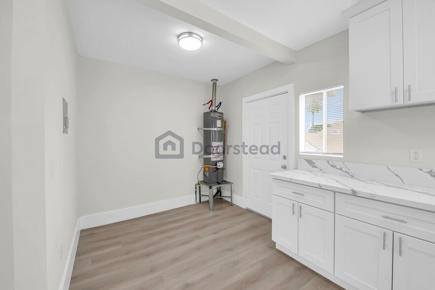 Building Photo - 1762 S New England St