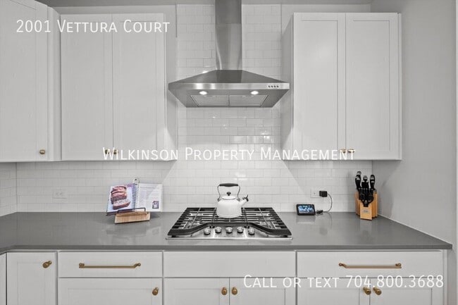 Building Photo - 2001 Vettura Ct