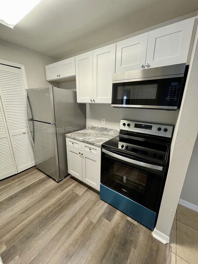 Building Photo - 6166 Westgate Dr