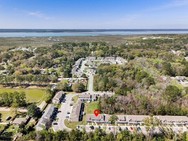 Building Photo - Move-In Ready 2BR Townhome in Beaufort – Don’t Miss This!