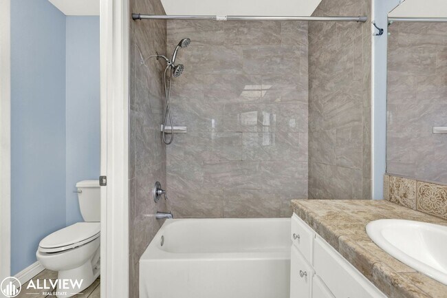 Building Photo - *MOVE IN SPECIAL $750 OFF FIRST MONTH'S RE...