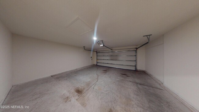 Building Photo - 11172 Stapleton Dr