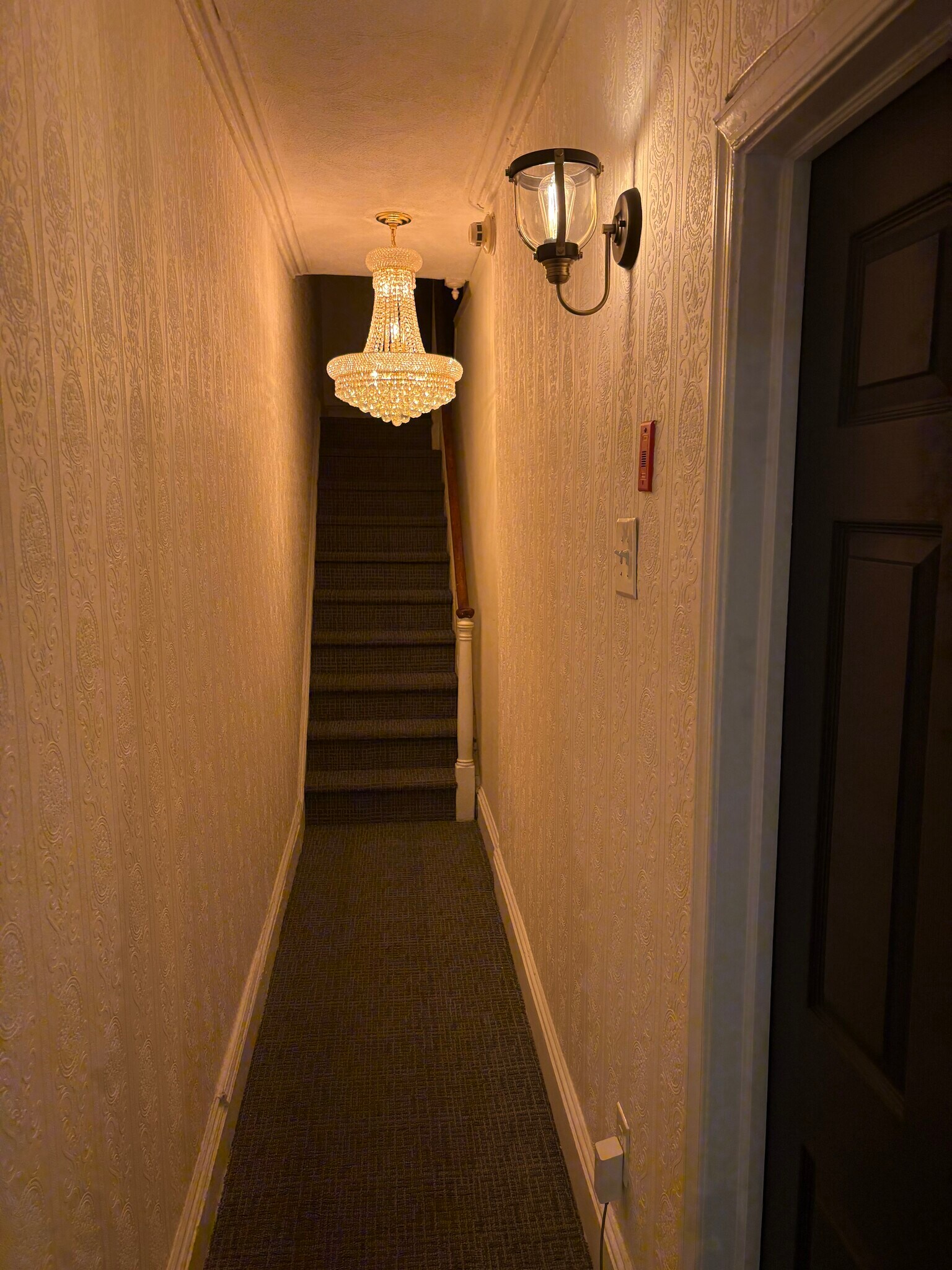 1st floor hallway - 320 S Juniper St